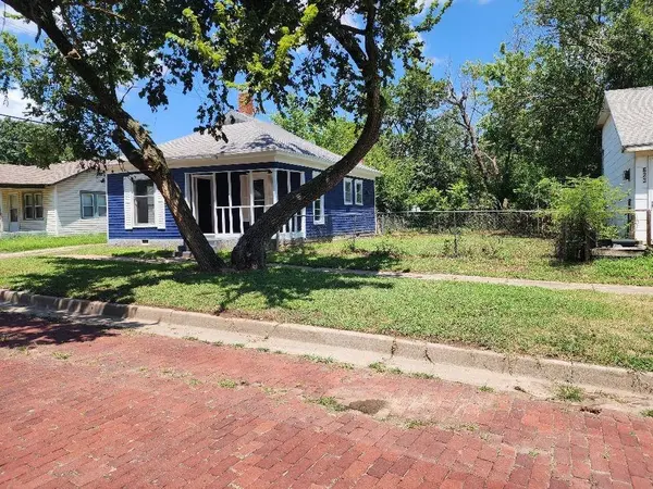 414 E Monroe, Arkansas City, KS 67005