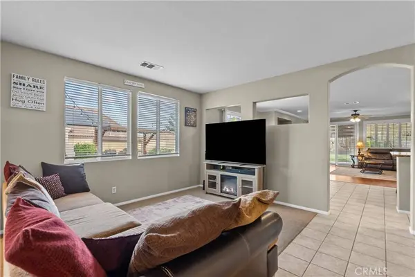 39926 Meadowcrest Way, Palmdale, CA 93551