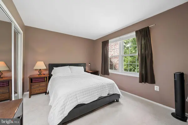 941 PAULSBORO DR, Rockville, MD 20850