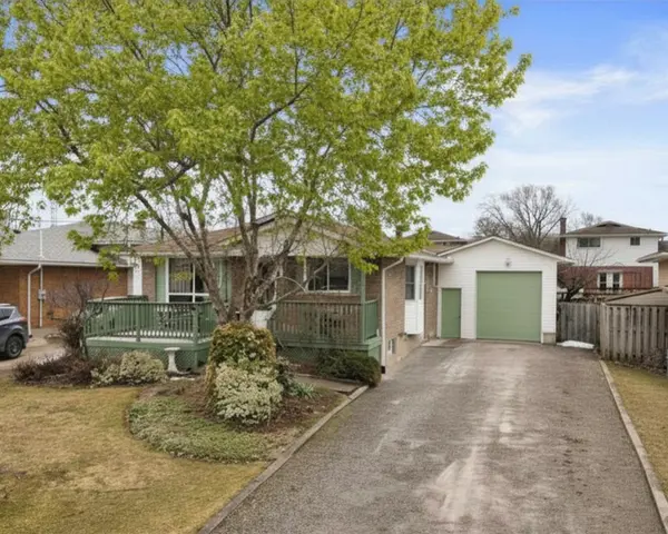 20 Brackencrest Rd, St Catharines, ON L2P 3K8
