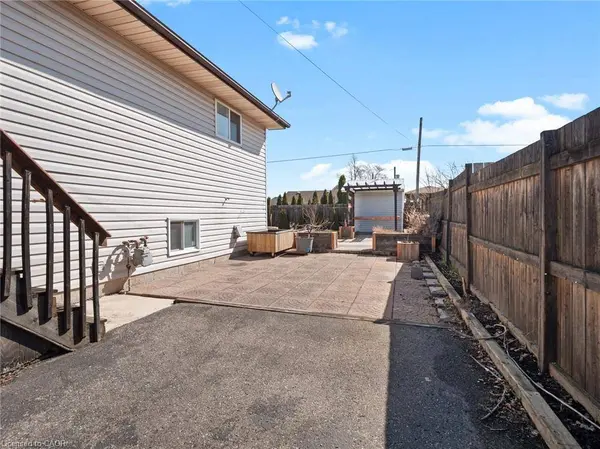 379 Southworth Street S, Welland, ON L3B 2A1