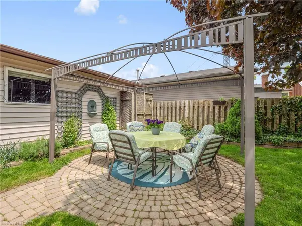 63 Harrison Avenue, Welland, ON L3B 1C3