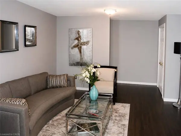 21 Saddler Street, Fonthill, ON L3E 0N9