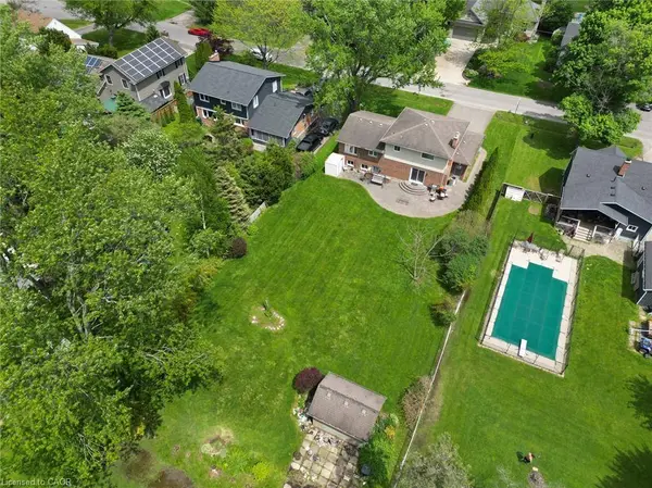 17 Montgomery Road, Welland, ON L3C 2Y2