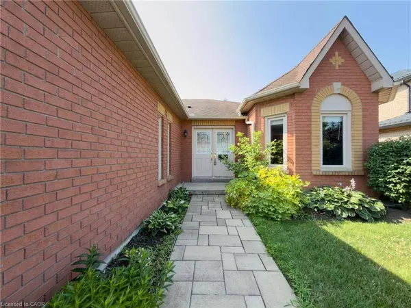 60 Attwood Drive, Cambridge, ON N1T 1L4