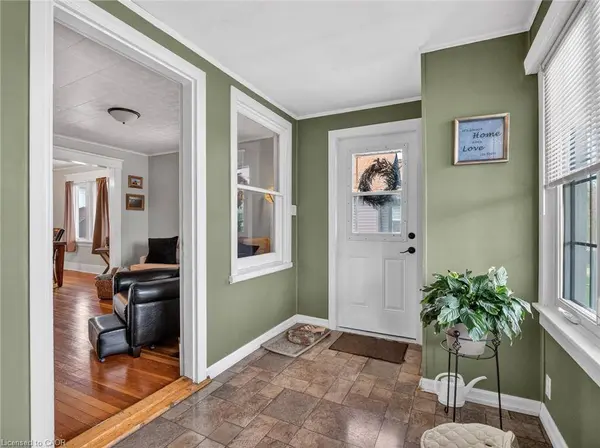 65 Christmas Street, Port Colborne, ON L3K 1M4