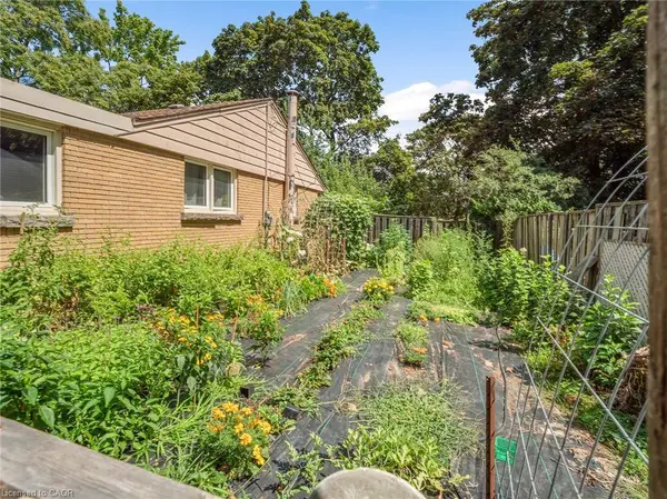 20 Alan Crescent, Fonthill, ON L0S 1E0