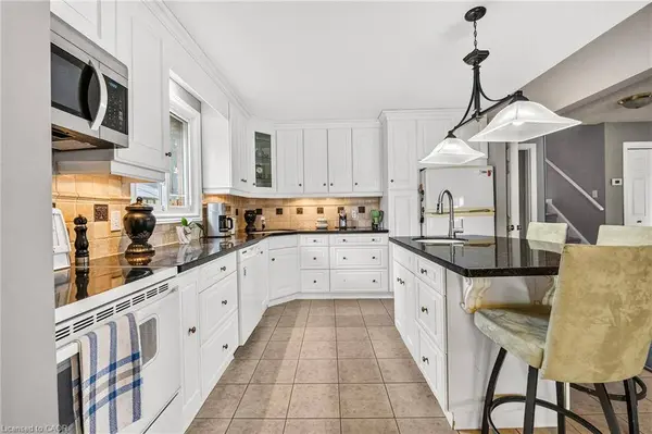 128 Melissa Crescent, Welland, ON L3C 6N9