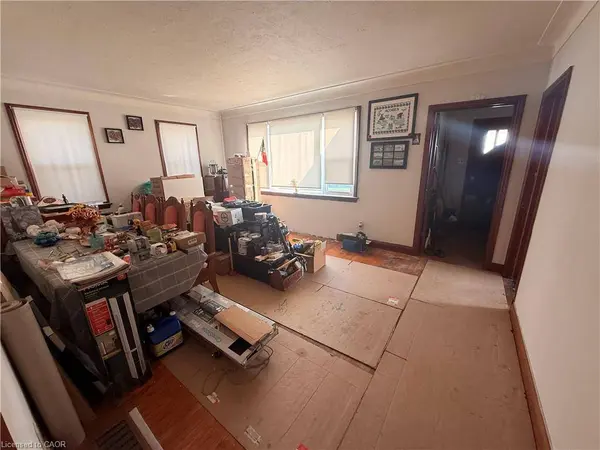 4 Conlon Crescent, Thorold, ON L2V 2M7