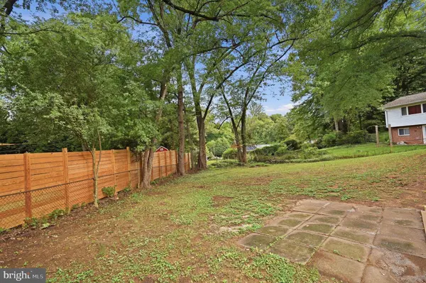 8608 PARLIAMENT DR, Springfield, VA 22151