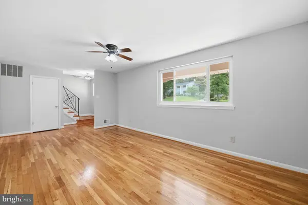 8608 PARLIAMENT DR, Springfield, VA 22151