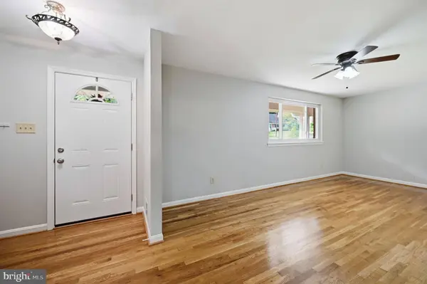 8608 PARLIAMENT DR, Springfield, VA 22151