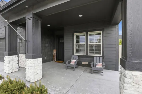 11371 W Heliopsis Dr, Star, ID 83669