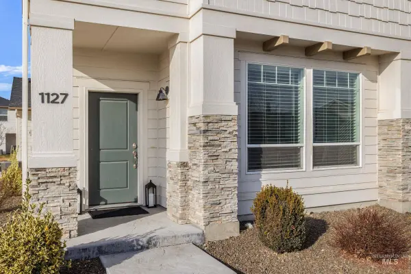 1127 N World Cup Ln, Eagle, ID 83616-6189