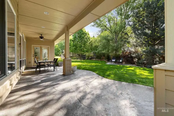 1968 S Riverbirch Ave, Eagle, ID 83616
