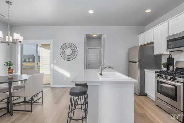 1127 N World Cup Ln, Eagle, ID 83616-6189