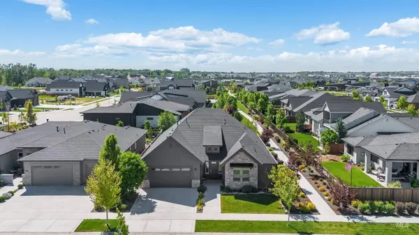 687 S Short Ln, Eagle, ID 83616-4103