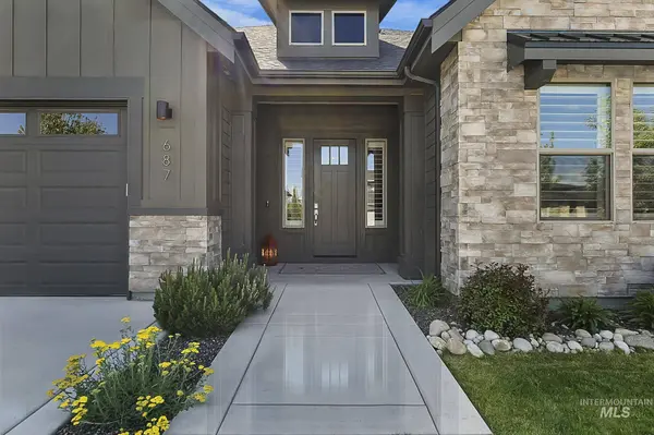 687 S Short Ln, Eagle, ID 83616-4103