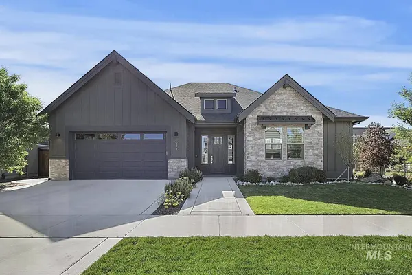 687 S Short Ln, Eagle, ID 83616-4103