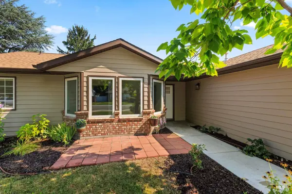 680 W Applegate St, Meridian, ID 83642