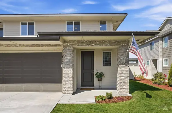 8244 W Pacific Yew St, Eagle, ID 83616