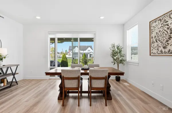 8244 W Pacific Yew St, Eagle, ID 83616