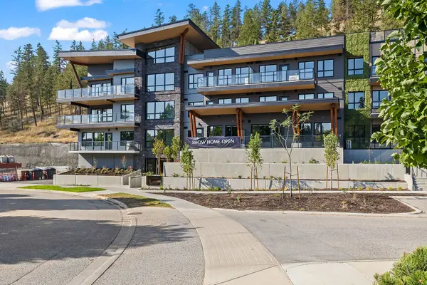 Eminence - Condos in Glenmore