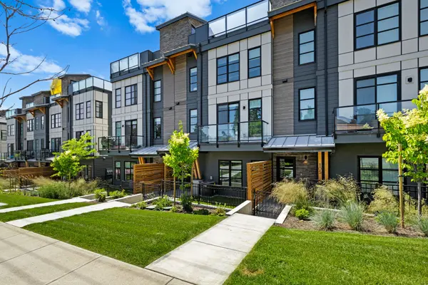 The Peaks - Townhomes in Glenmore