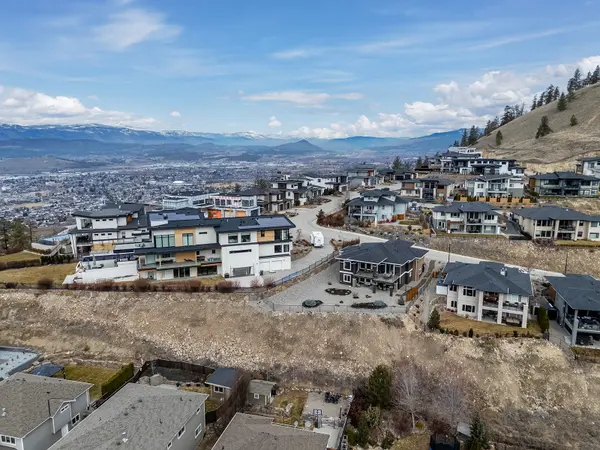 1376 Mine Hill Drive-17