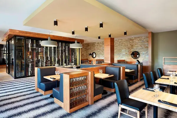gulfstream-dining-area
