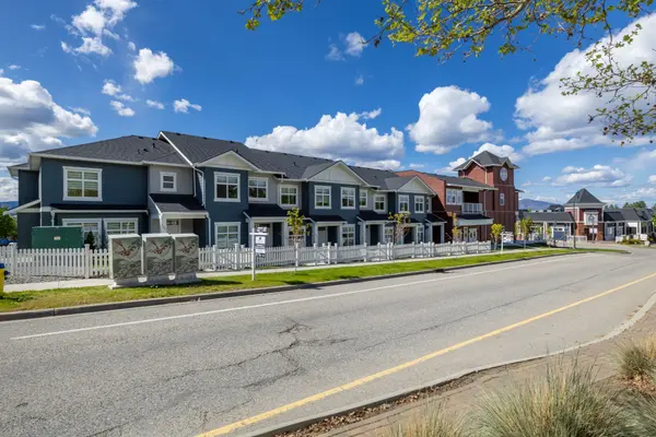 Parallel 4 Exterior
