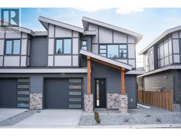 3210 Salmon RD #3, West Kelowna, BC V4T1A7