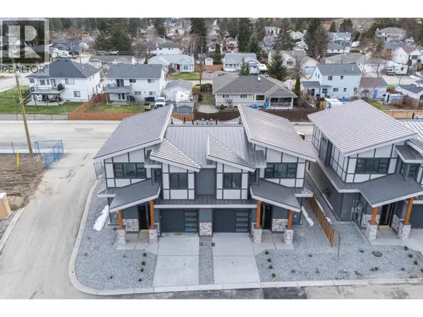 3210 Salmon RD #3, West Kelowna, BC V4T1A7