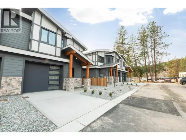 3210 Salmon RD #3, West Kelowna, BC V4T1A7