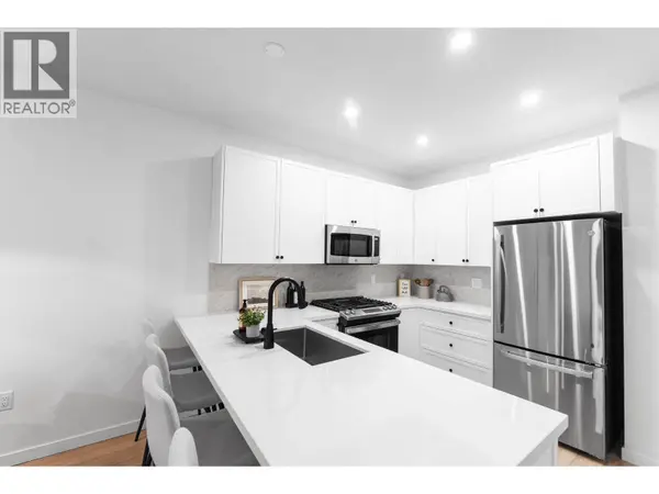 3210 Salmon RD #3, West Kelowna, BC V4T1A7