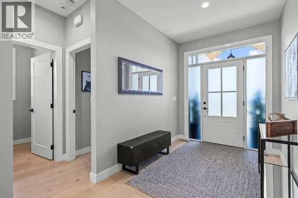 2418 Crestview Road, West Kelowna, BC V1Z1Z2