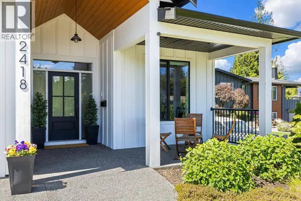 2418 Crestview Road, West Kelowna, BC V1Z1Z2