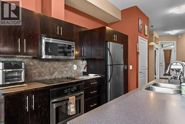 1327 St Paul ST #109, Kelowna, BC V1Y2E2