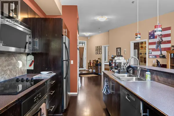 1327 St Paul ST #109, Kelowna, BC V1Y2E2
