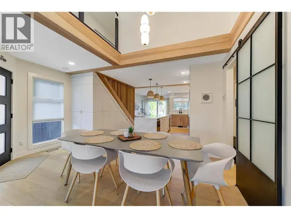 985 Manhattan Drive, Kelowna, BC V1Y1H7