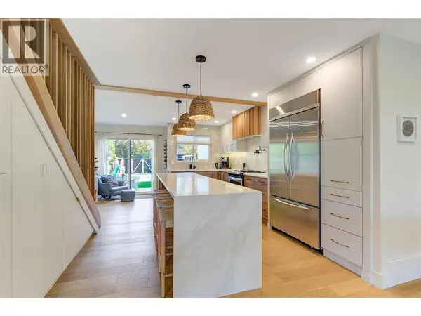 985 Manhattan Drive, Kelowna, BC V1Y1H7