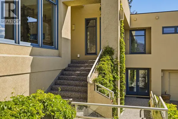 837 Mount Royal Drive, Kelowna, BC V1Y3M3