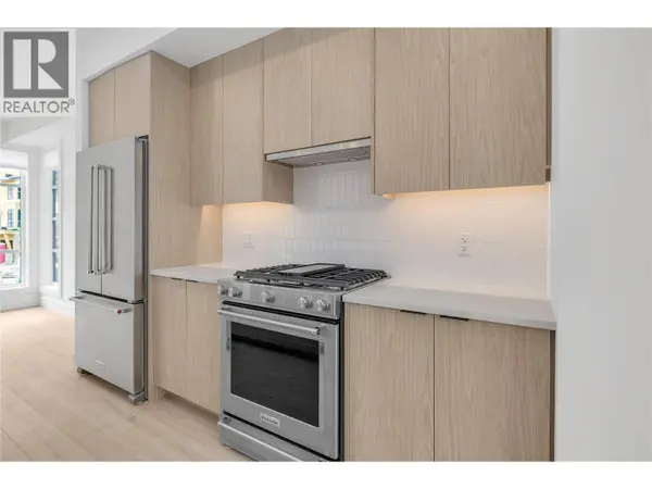 1455 Cara Glen CT #132, Kelowna, BC V1V3B8