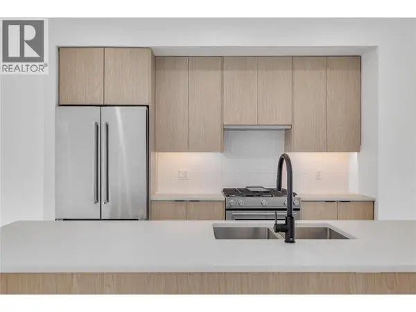 1455 Cara Glen CT #132, Kelowna, BC V1V3B8