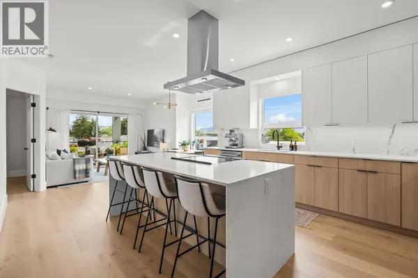640 Wardlaw AVE #303, Kelowna, BC V1Y5B7