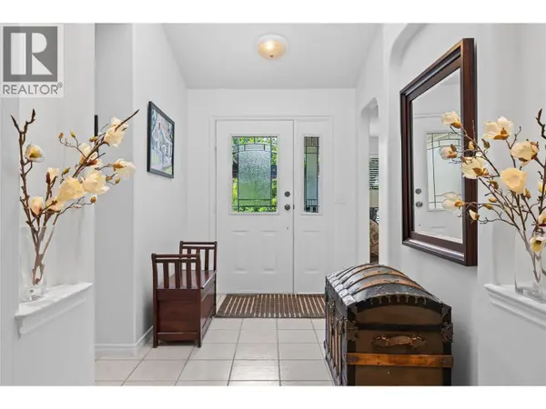 3889 Gallaghers Grange, Kelowna, BC V1W3Z9