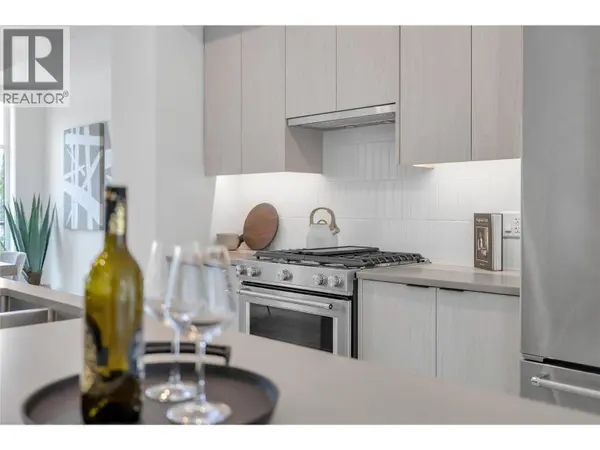1455 Cara Glen CT #131, Kelowna, BC V1V3B8