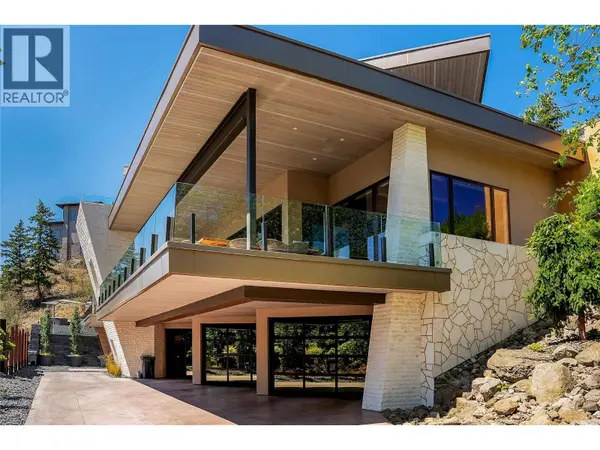 732 Highpointe Place, Kelowna, BC V1V2Y3