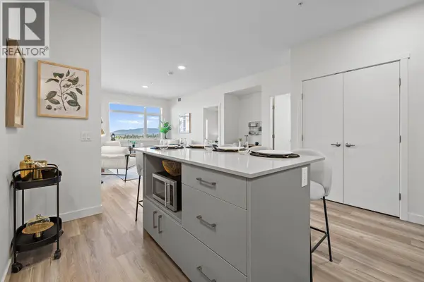 1057 Frost RD #305, Kelowna, BC V1W0G7