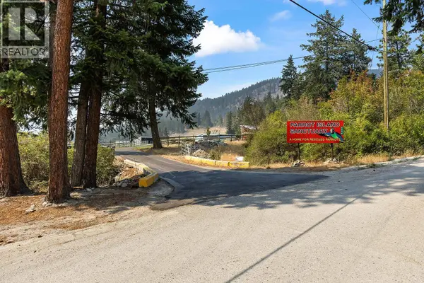 5090 MacKinnon Road, Peachland, BC V0H1X0